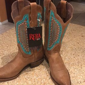 NEW - NEVER worn -Reba /Justin boots! Size 8.5B